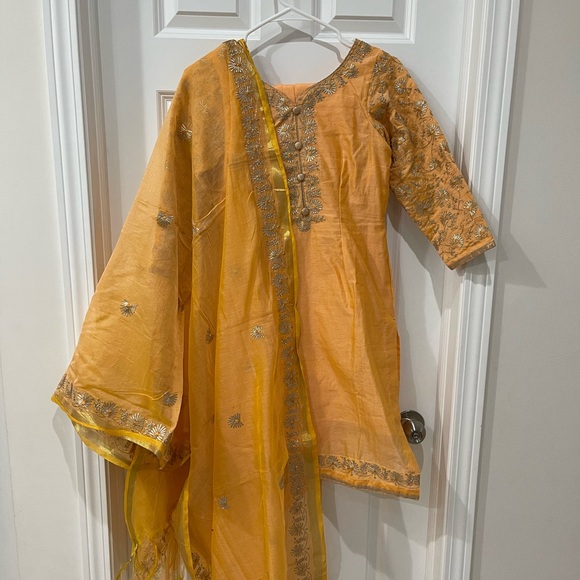 Peach Salwar Suit - Picture 1 of 2